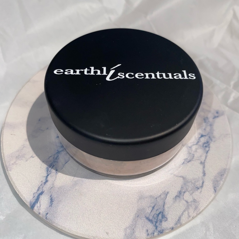 Natural Face Setting and Foundation Powder - Picture 2 of 7